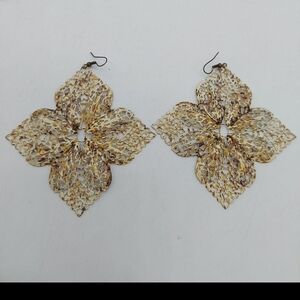 Elegant Gold Filigree Earrings